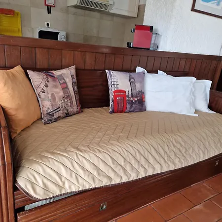 Turisticos Clube Vale Leao * 피게이라다포즈